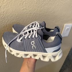 ON CLOUD WOMAN SIZE 6.5