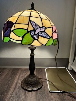 Vintage style Tiffany lamp