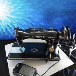 Singer Sewing Machine 
