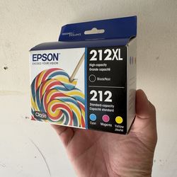 Brand New EPSON 212 Claria Ink High Capacity Black & Standard Color Cartridge Combo Pack (T212XL-BCS)n