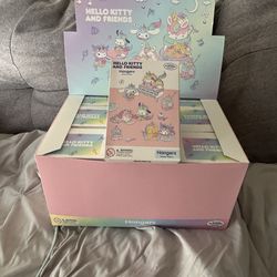 Sanrio Hello Kitty & Friends Flocked Collection Hangers Mystery Pack [1 RANDOM Figure]