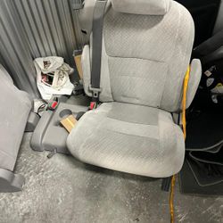 Toyota sienna middle row seats for sale