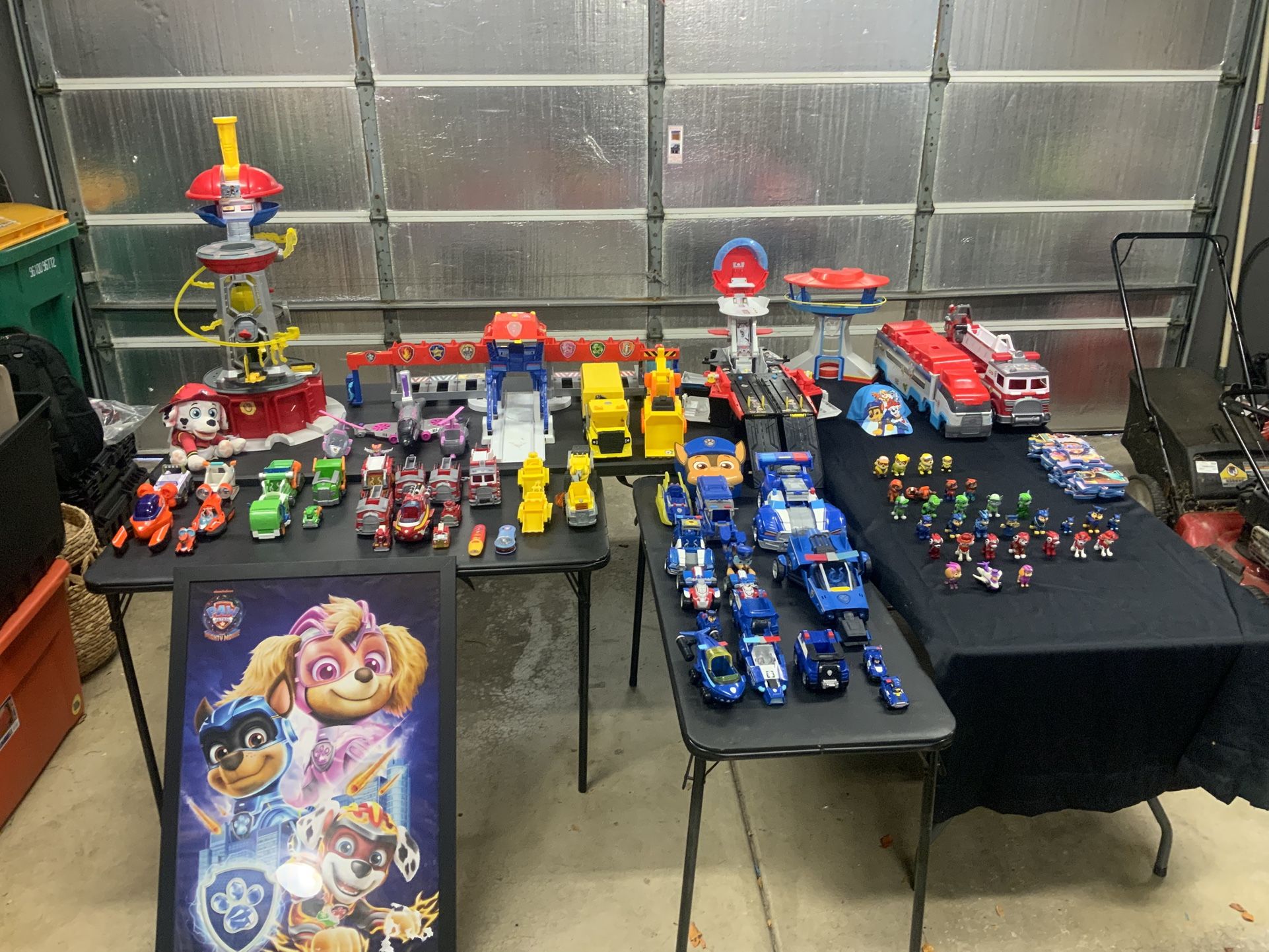 Paw Patrol Lot Of 85 preowned great for Christmas and good condition