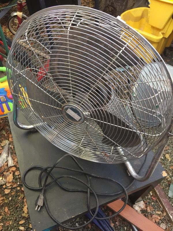 Dayton 2LY89 ventilador de tipo comercial y cervicio ligero para montaje en piso