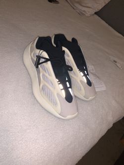 Yeezy 700 v3 azeal