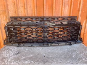 Front Grill Chevy Traverse LT  OEM 2024-2025-2026