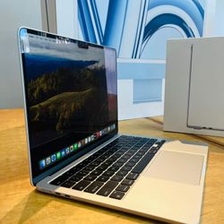 YEAR END SALE 2022 Apple MacBook Air 13” M2 Chip 8GB RAM with Touch ID Laptop  Warranty Included‼️with Box 