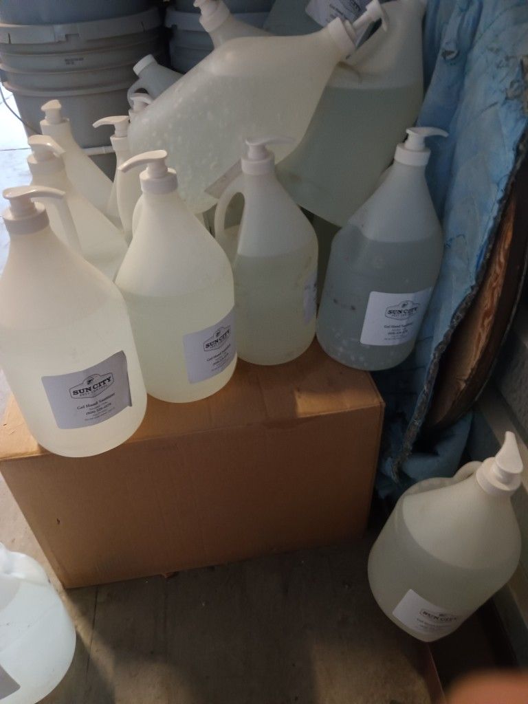 Hand Sanitizer Brand New Gallons I'll Hook You Up With A Lot For Cheap Hit Me Up π₯π₯π₯π₯ππππ«΅