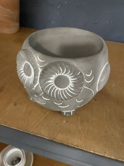 Concrete Owl Pot 