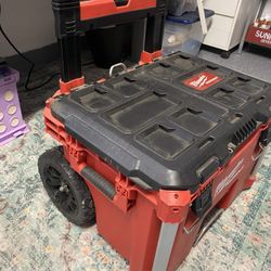 Milwaukee Packout Rolling Tool Box