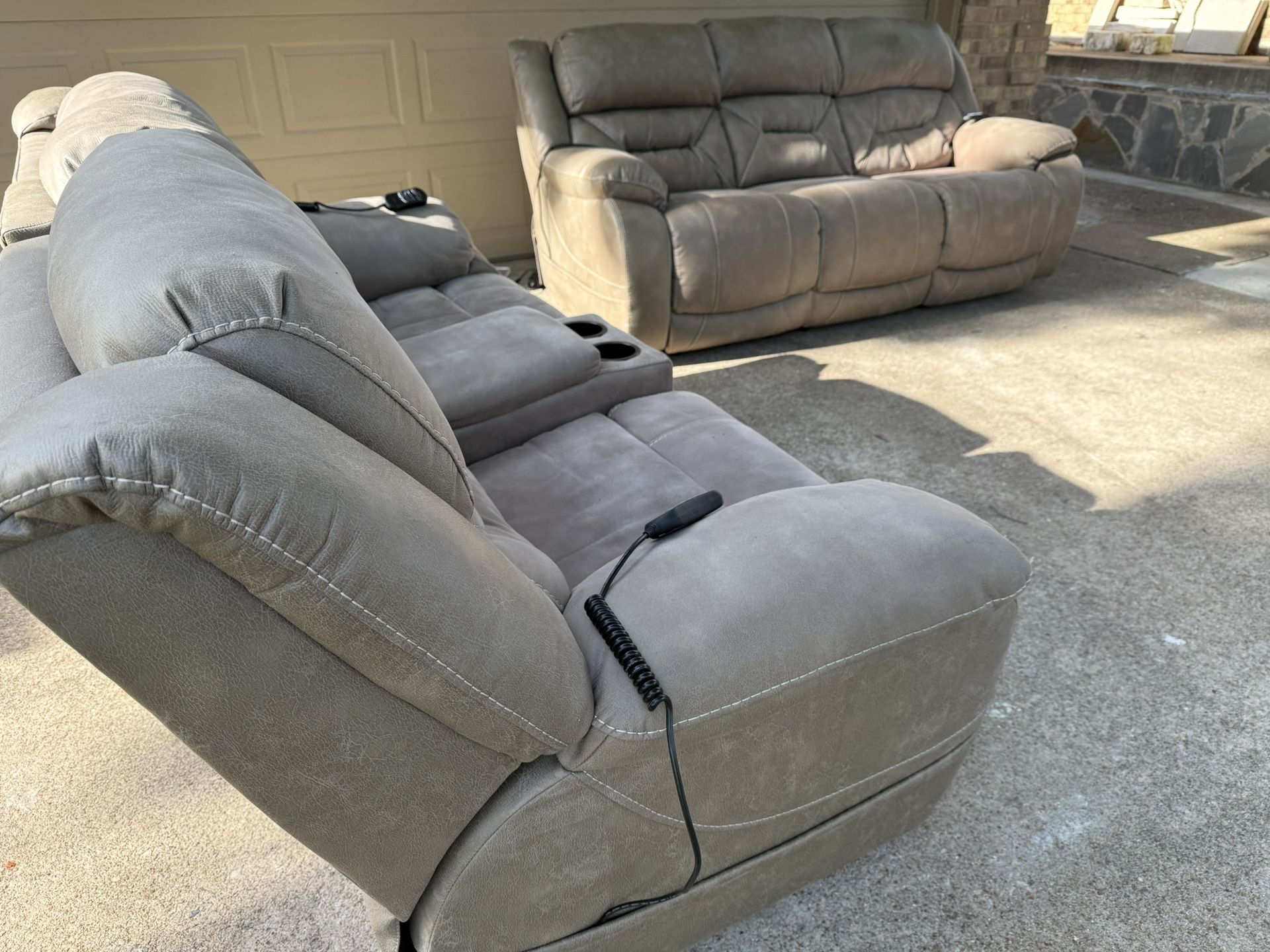 Rooms to go - Griffin Valley Microfiber Power Reclining Sofa and Loveseat