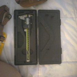 Mitutoyo Electronic Caliper "Absolute AOS Digimatic"