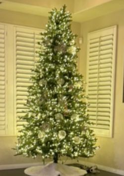 9-Foot Pre-Lit Christmas Tree from Costco –