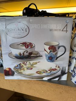 Dinnerware Set