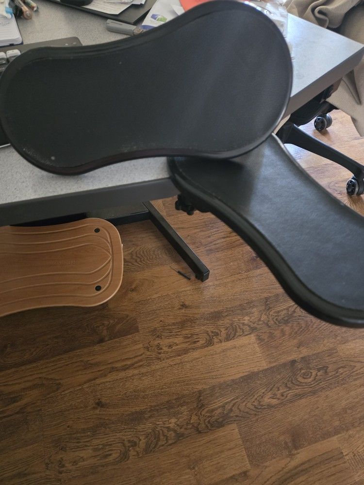Attachable Arm Rest For Desk