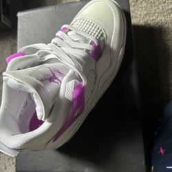 Jordan's 4 Size 5.5 Youth 