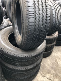 Set of semi new Continental 245/70/17