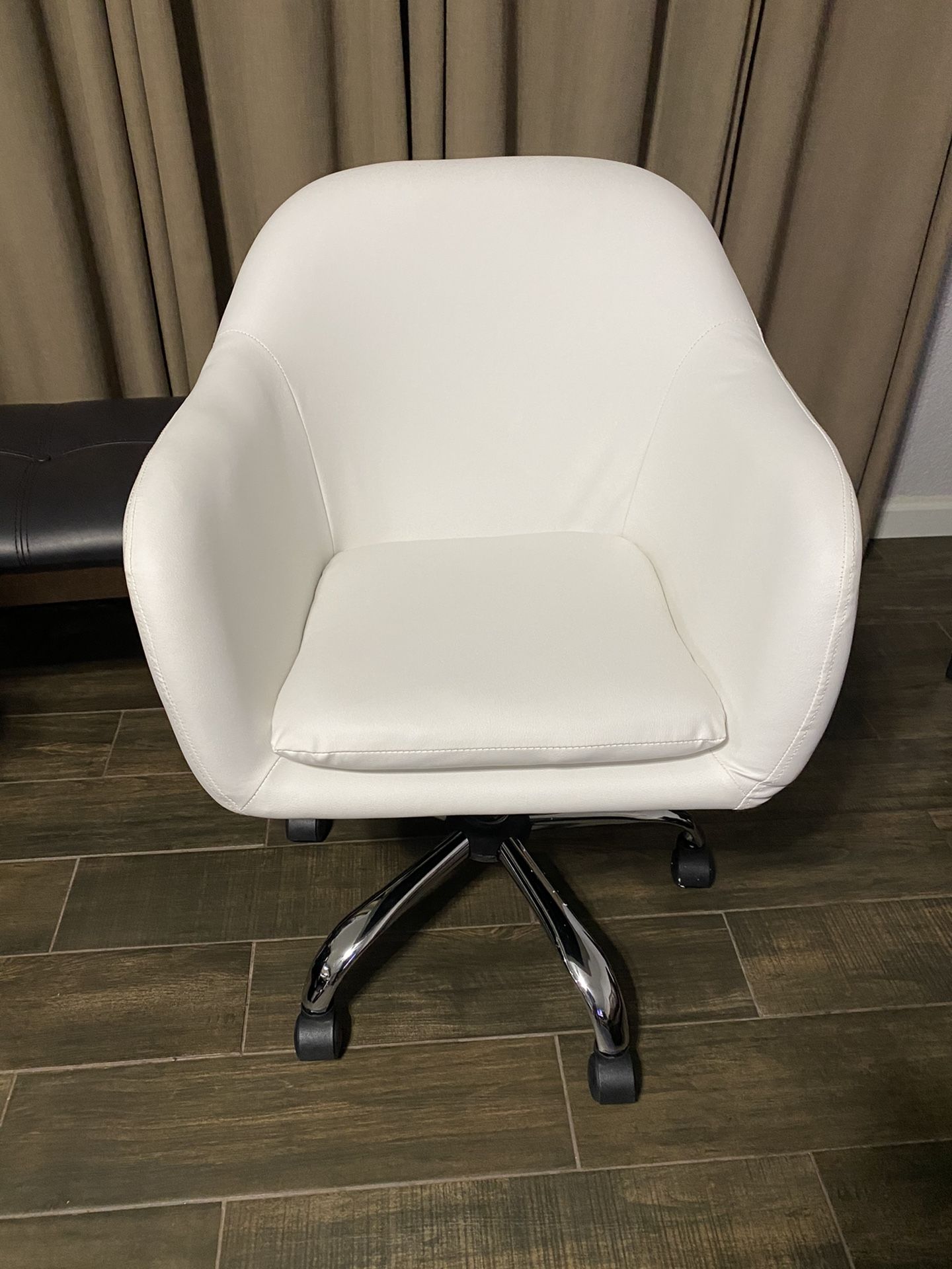 Nice white chair new