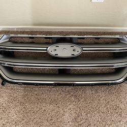 Factory OEM 2015-2018 Ford Edge Silver Chrome Upper Grill 