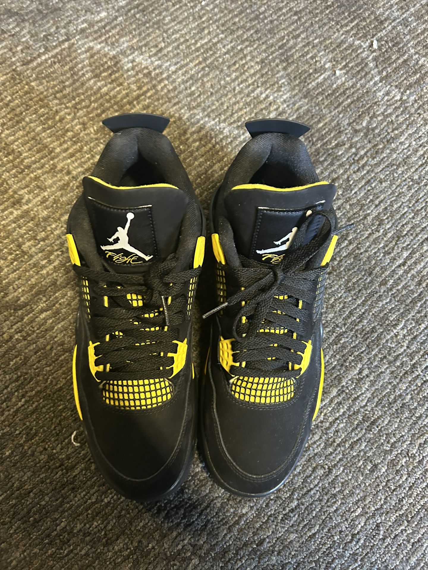 Jordan 4 Thunder Size 9.5 Read Description 