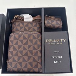 Deluxity black box with gold lettering