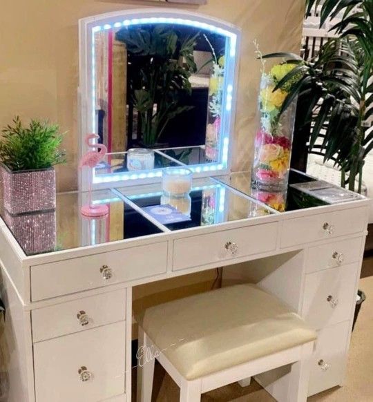 Louise Vanity $10 Down Payment And Financing Available