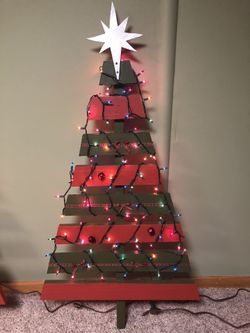 Pre-lit pallet Xmas trees