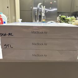 3 MacBook Air, 13", Model A1466, 13.3/1.8GHz/ 8gb/ 128gb, S/N: FVHW3DQ3J1WK