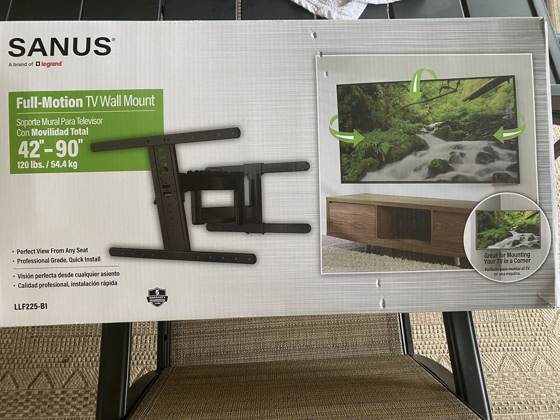 Full Motion Sanus TV Mount