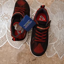 BOY'S SKECHERS