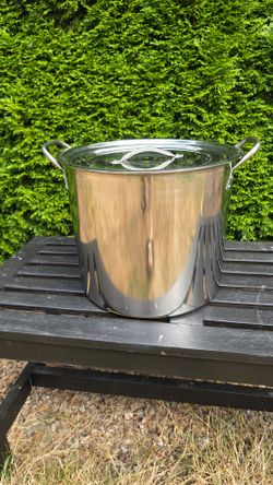 New 5 gallon Stainless Steel Stock Pot with Lid