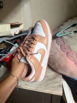 Nike Dunk Low Rose Whisper Sneakers
