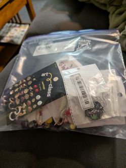 Earrings lot