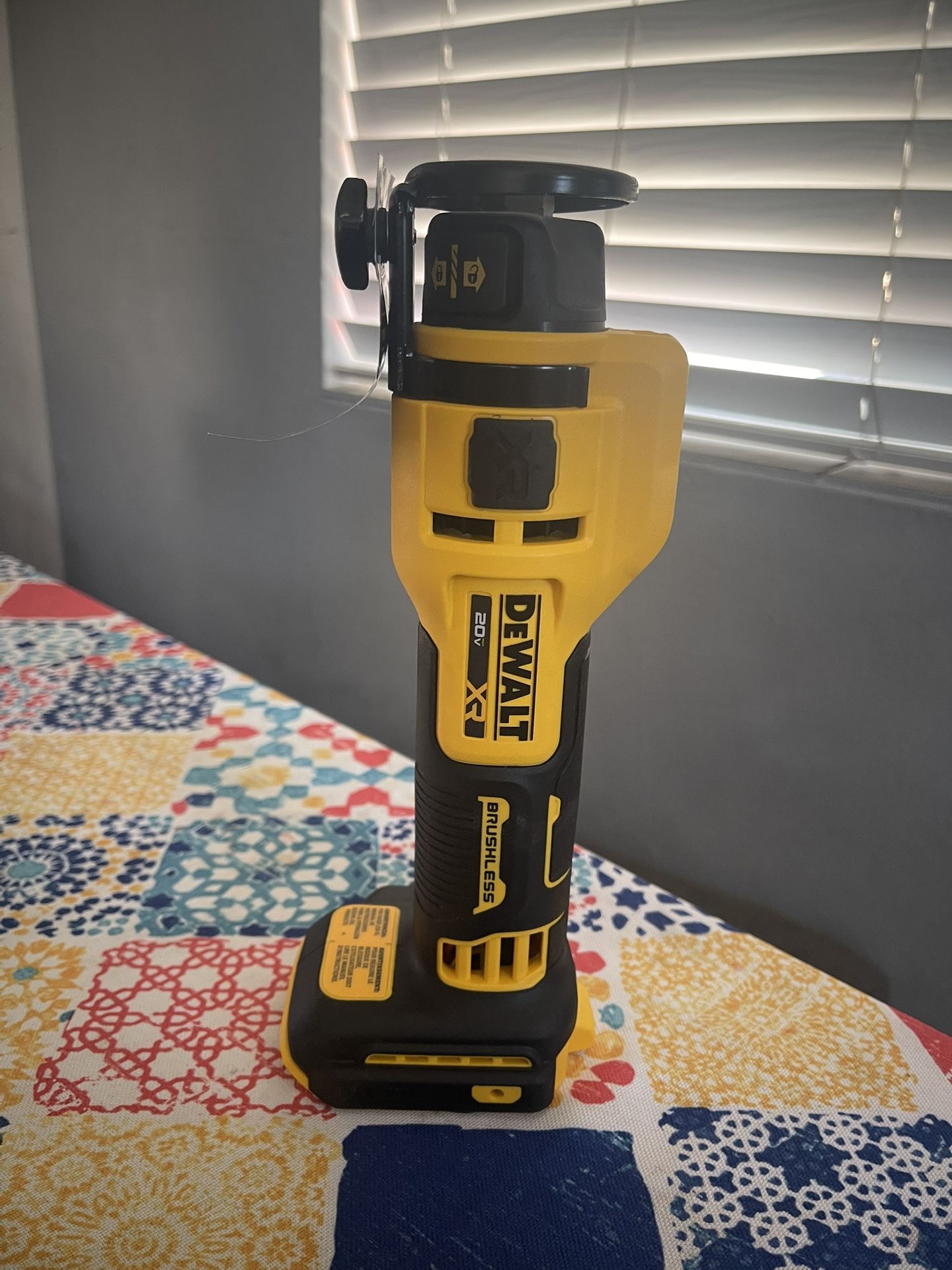 Dewalt Cut Out Tool XR Brushless 20v. $150 Tool Only Pick Up In Van Nuys