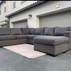 Huge Dark Grey Sectional Couch Sofa From Living Spaces In Excellent Condition - FREE DELIVERY 🚚