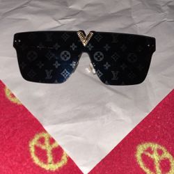 Louis Vuitton Shades Good For Vacation Or Fashion 100% Real
