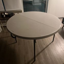 Round Foldable Table, 4-Foot 