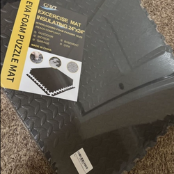 $70 6 Gym Mats 24x24