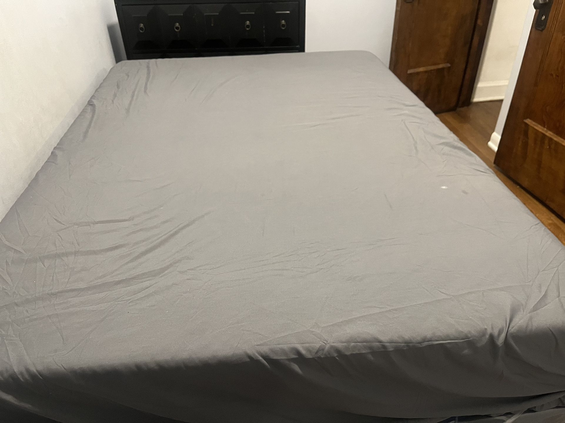 Beautyrest 12" BR800 Medium Mattress, Full for Sale in Chicago, IL