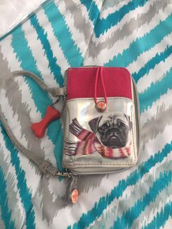 Fuzzynation wallet has handle on it