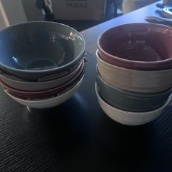 8 Small Bowls 