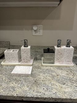 White Soap Dispenser Set 