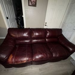 Lay-Z-Boy 100% Leather Sofa & Loveseat Set – Burgundy