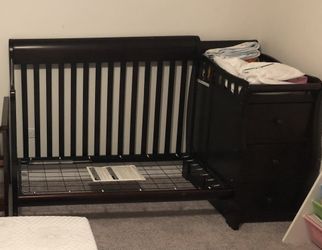 Baby Crib With Changer 4 In 1. Princeton Sorelle Available