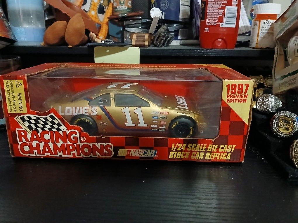 Brand New Racing Champions 1997 Preview Edition Brett Bodine 1/24 Die cast Car