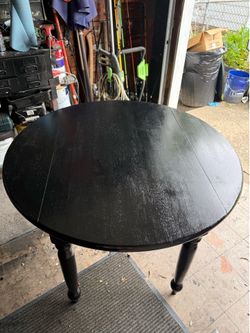 Beautiful refurbished table with folding sides
