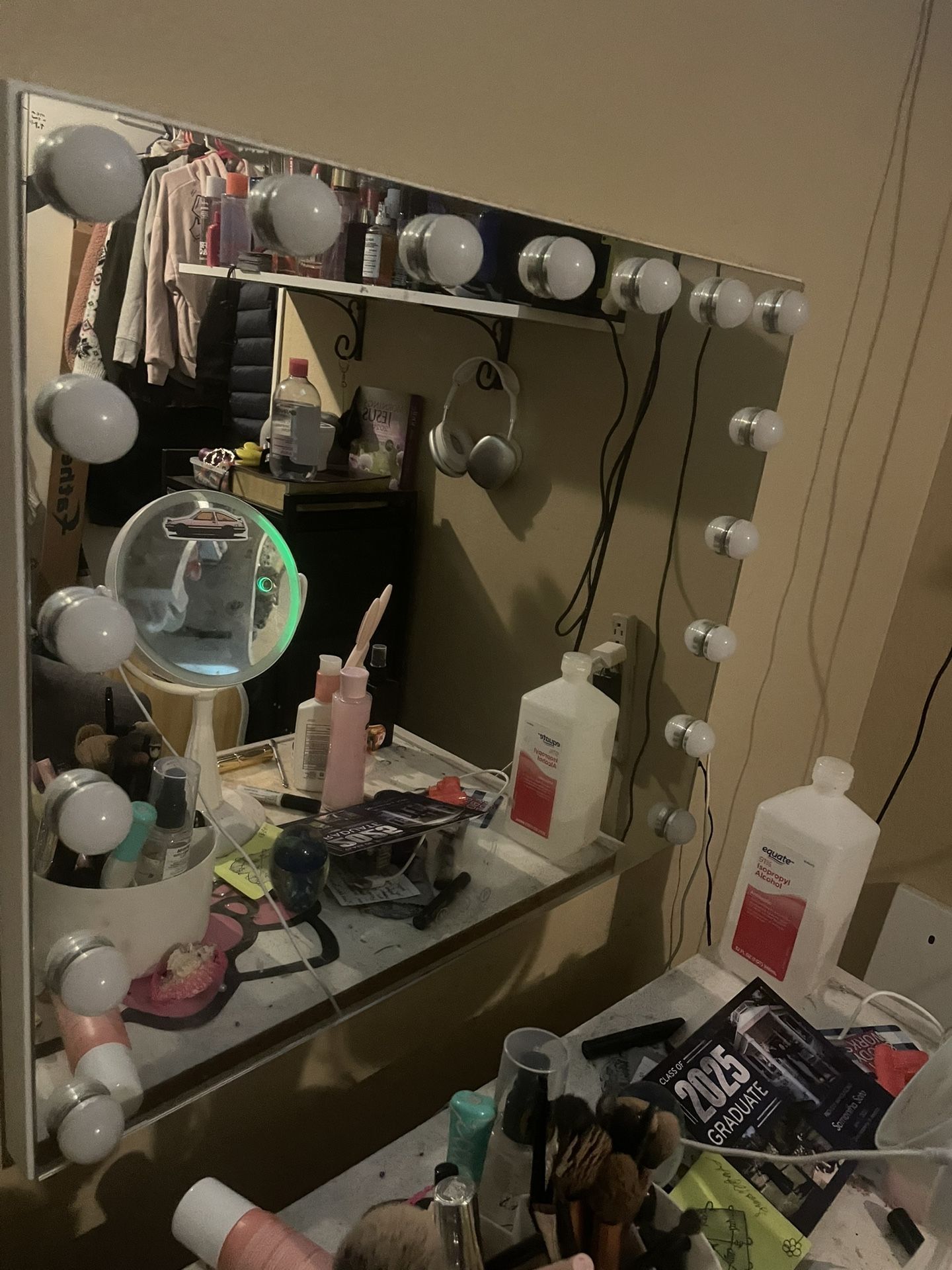 Wall or desk mount Vanity Mirror
