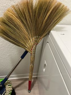 Vietnamese Natural Straw Broom 85% new