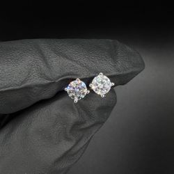 Moissanite earrings .5CT