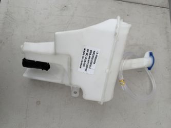 Elantra Windshield Washer Fluid Reservoir year 2013 to 2014